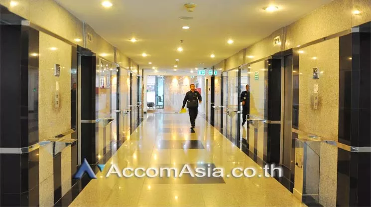 7  Office Space For Rent in Pattanakarn ,Bangkok ARL Ramkhamhaeng at UM Tower AA11805